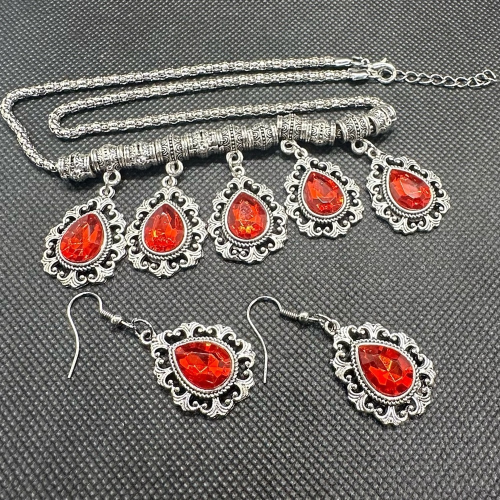 💎❤️STUNNING Vintage Silver Tone & Vermillion Dangle Necklace Earrings 💎❤️ - Picture 3 of 16
